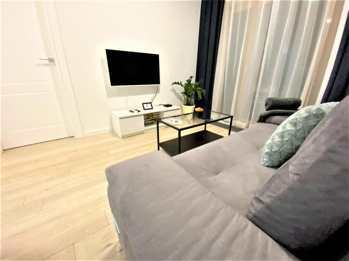 Exclusive 2Br! Apartment In Center +Netflix +Gym وارسو المظهر الخارجي الصورة