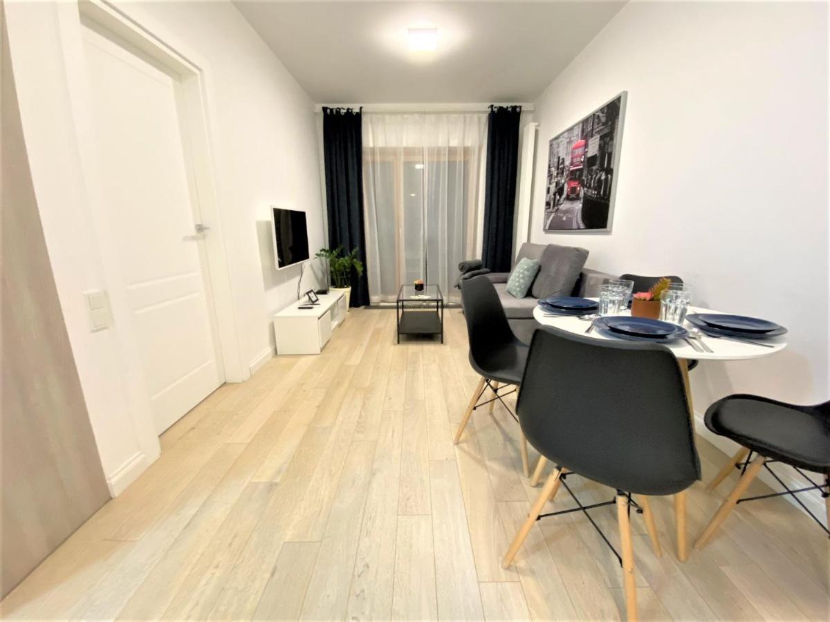 Exclusive 2Br! Apartment In Center +Netflix +Gym وارسو المظهر الخارجي الصورة