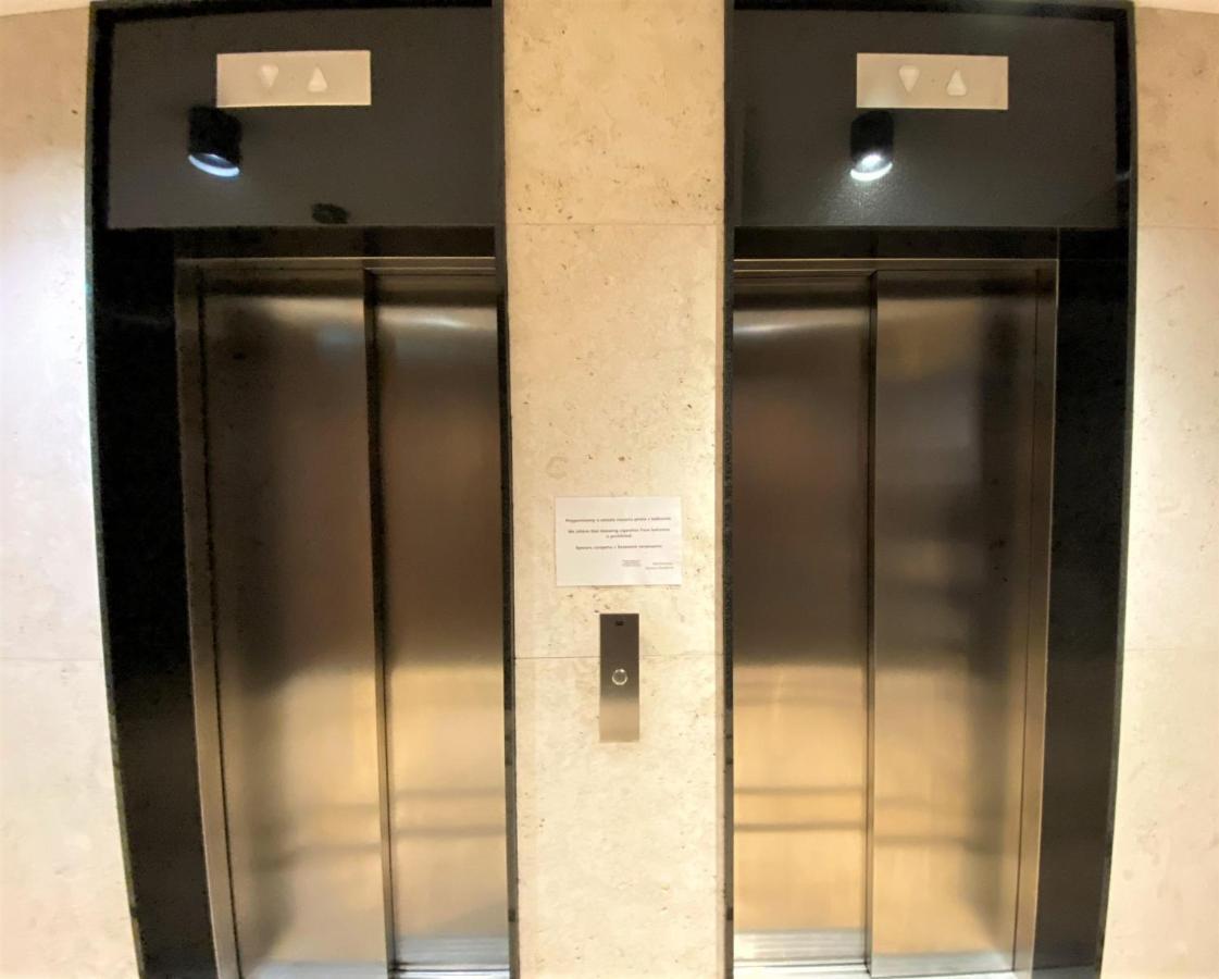 Exclusive 2Br! Apartment In Center +Netflix +Gym وارسو المظهر الخارجي الصورة